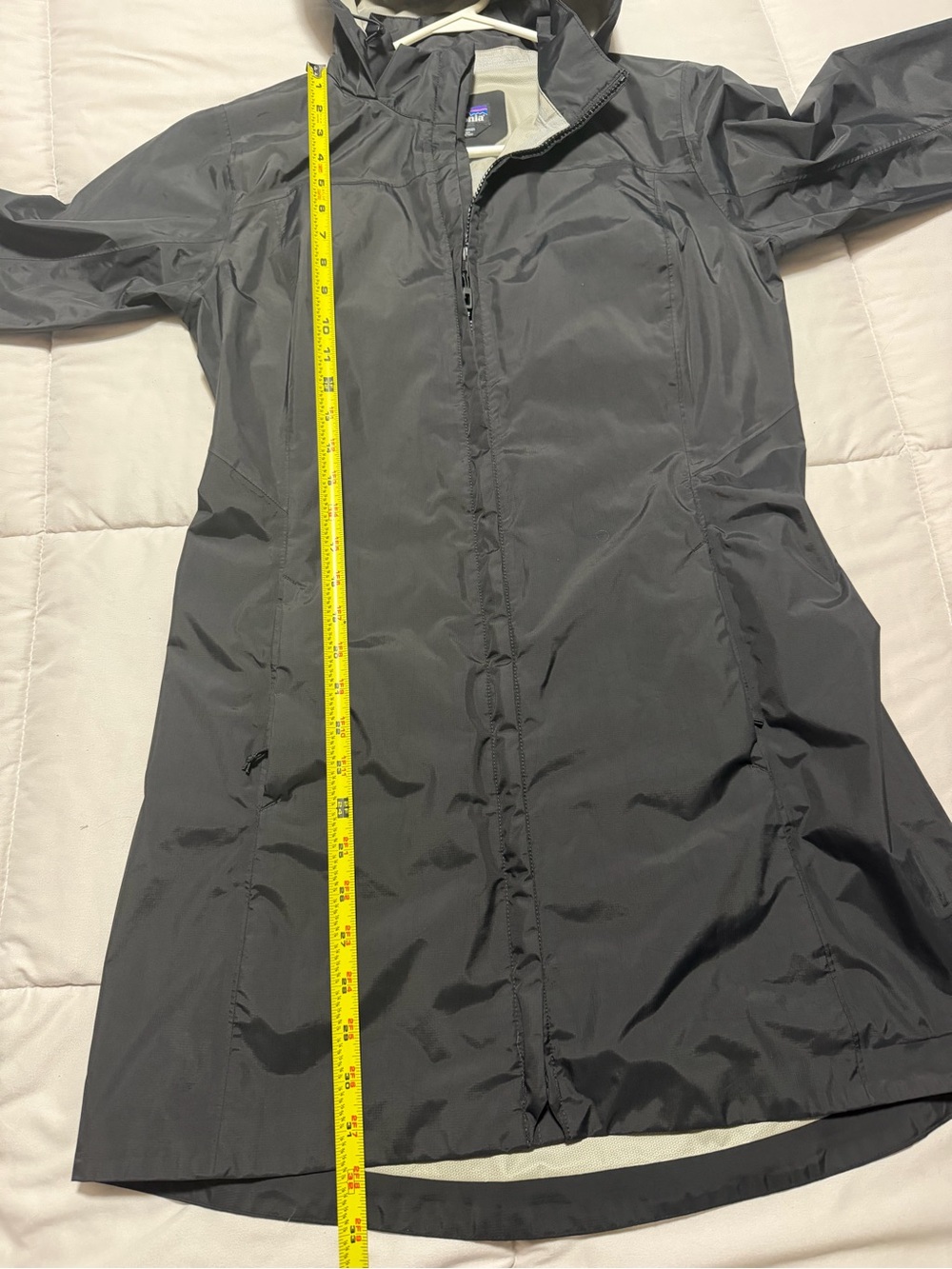 Patagonia Women's Torrentshell 3L Rain Parka - Picture 9 of 11
